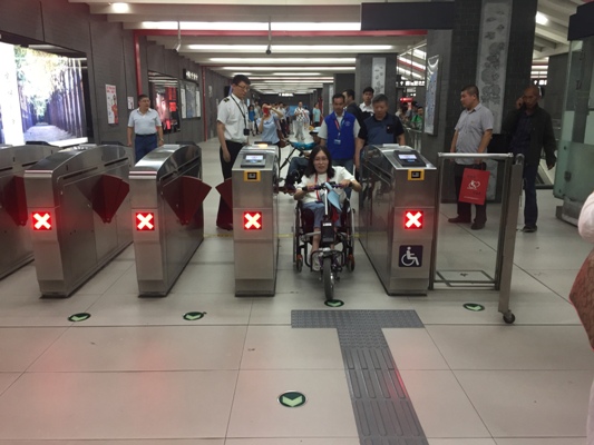 无障碍通过检票口