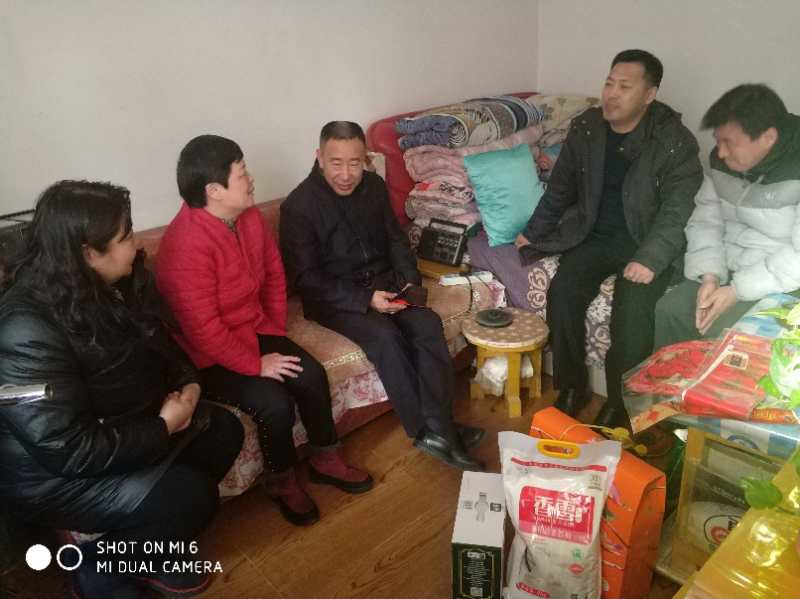 北京市残疾人联合会-东城区人大常委会副主任王中华同志走访龙潭街道幸福社区贫困残疾人家庭