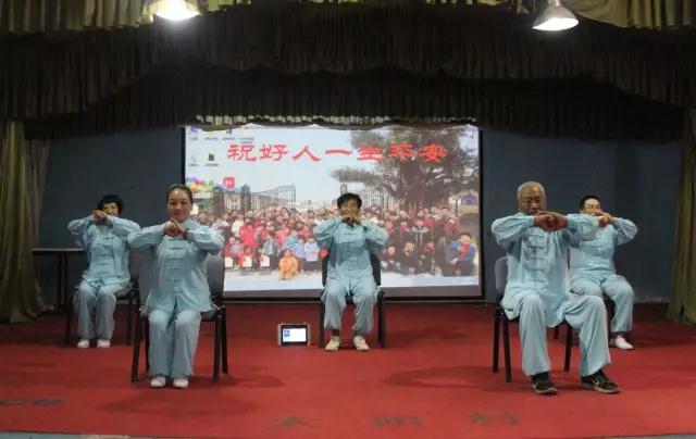 北京市残疾人联合会-东城区残疾人体育团队到太阳村献爱心