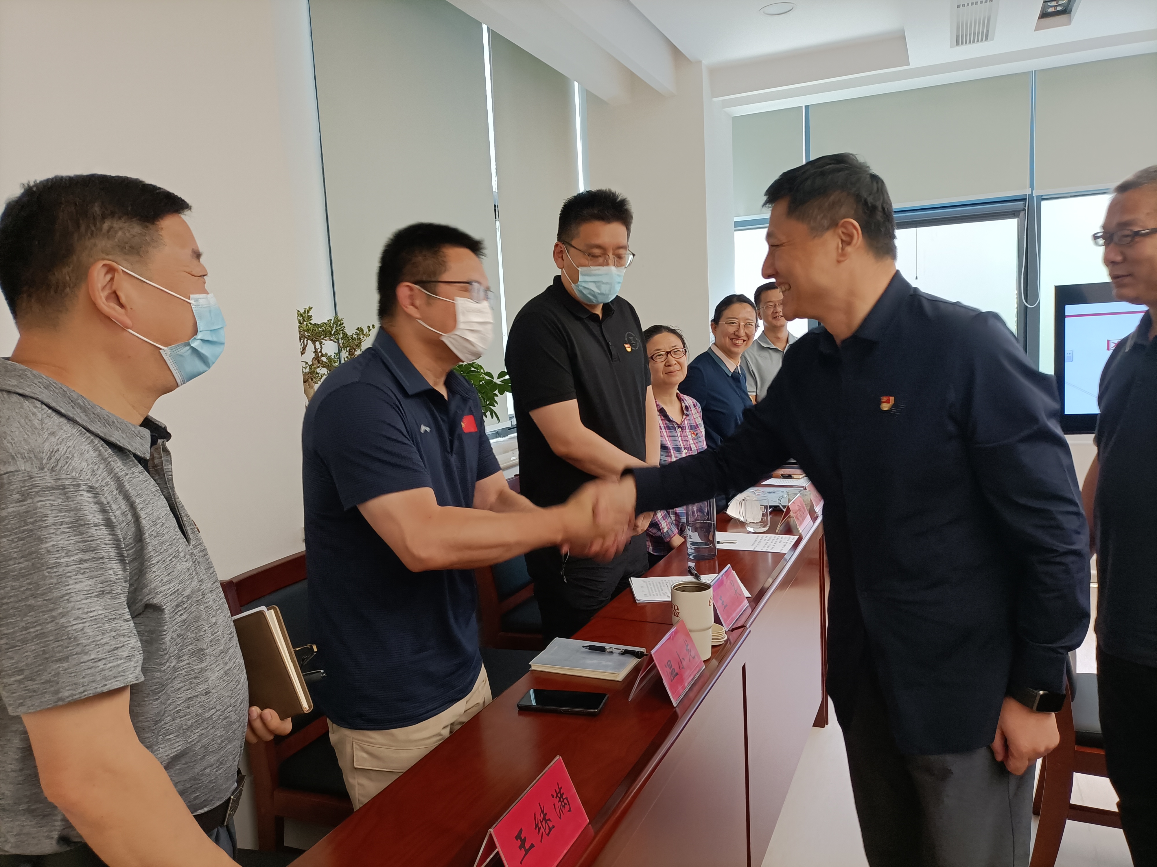 图为会议现场
