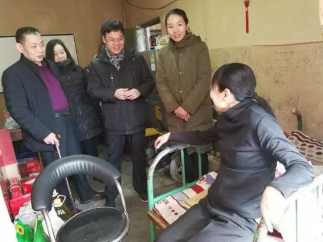 北京市残疾人联合会-西城区烟草专卖局看望广外街道残疾人