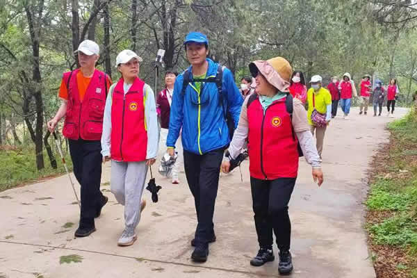 北京市残疾人联合会-海淀盲协组织助残日西山太舟坞健步走活动