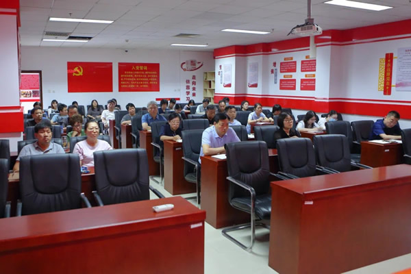 图为会议现场