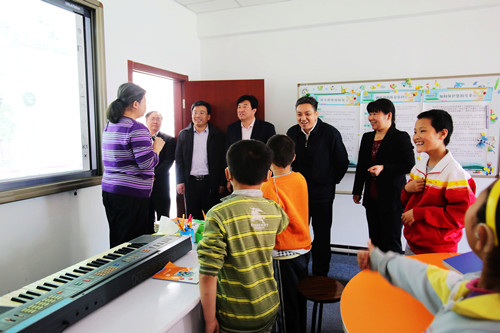 北京市残疾人联合会-市残联副理事长唐海蛟调研第三聋人学校