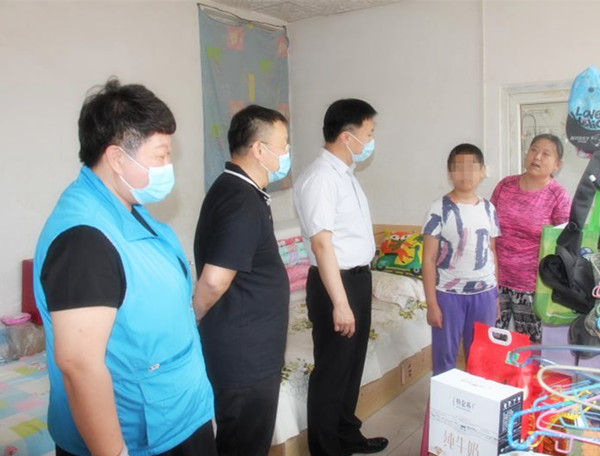 北京市残疾人联合会-丰台区残联领导走访慰问残疾儿童家庭
