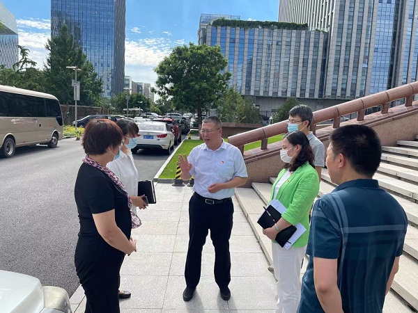 北京市残疾人联合会-石景山区区长李新调研无障碍环境建设工作