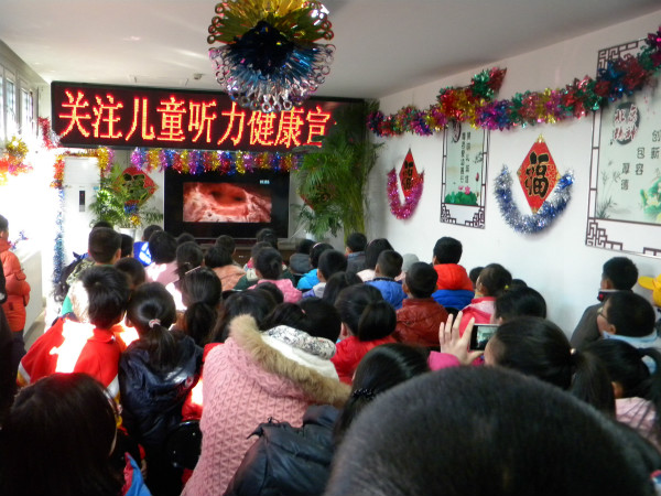 北京市残疾人联合会-石景山区金顶街街道残联爱耳日开展“关注儿童听力健康”宣教活动