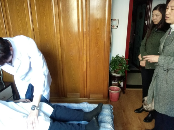 北京市残疾人联合会-金顶街街道依托居家康复服务项目帮助残疾人掌握康复技能提高生活质量