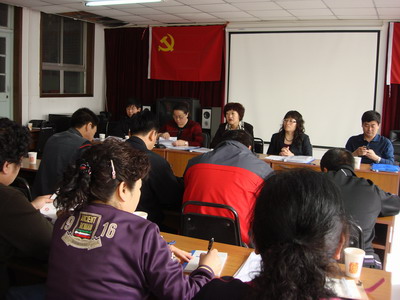图为龙泉镇残联政策培训现场