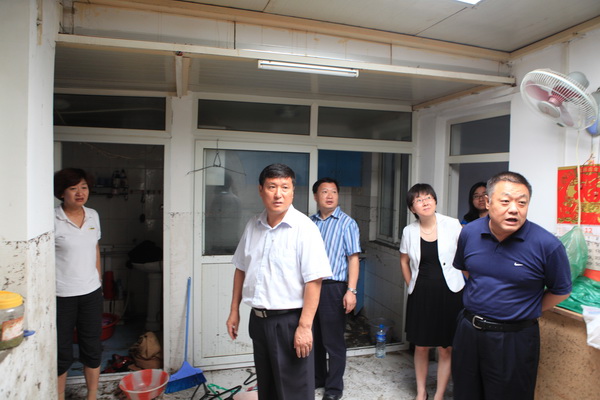北京市残疾人联合会-梁田到门头沟区慰问受灾残疾群众