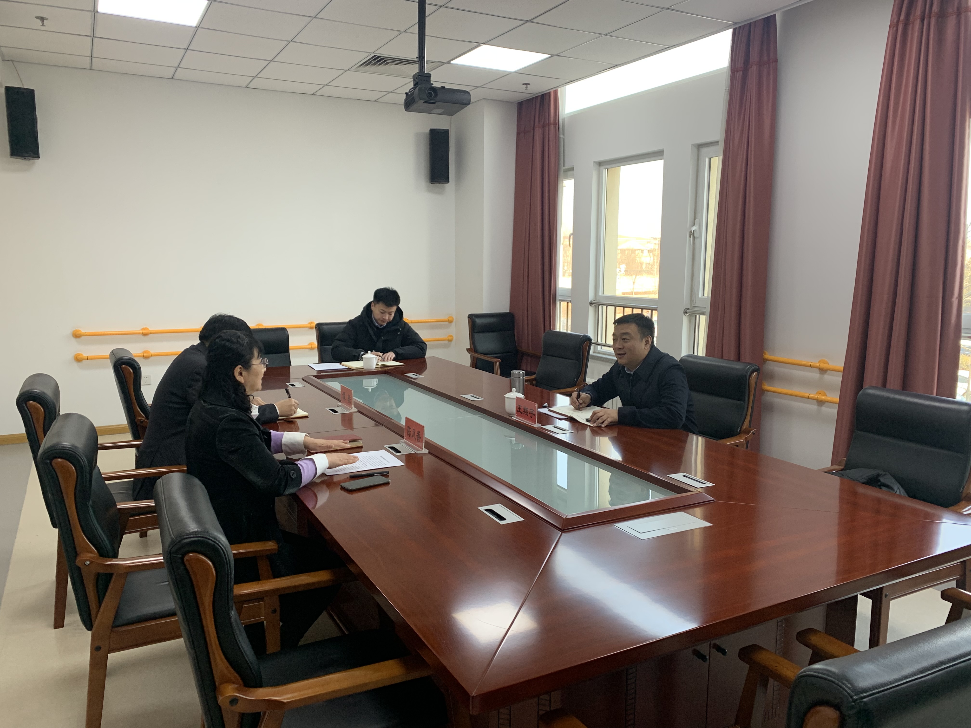 图为会议现场