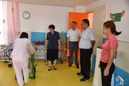 北京市残疾人联合会-大兴区副区长方健到区残联调研工作