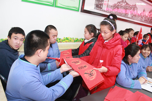 图为活动现场