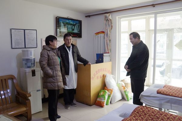 北京市残疾人联合会-延庆县残联领导慰问贫困残疾人和盲人按摩店