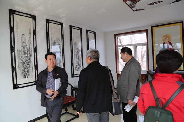 北京市残疾人联合会-延庆区残疾人画家詹良举办个人绘画展