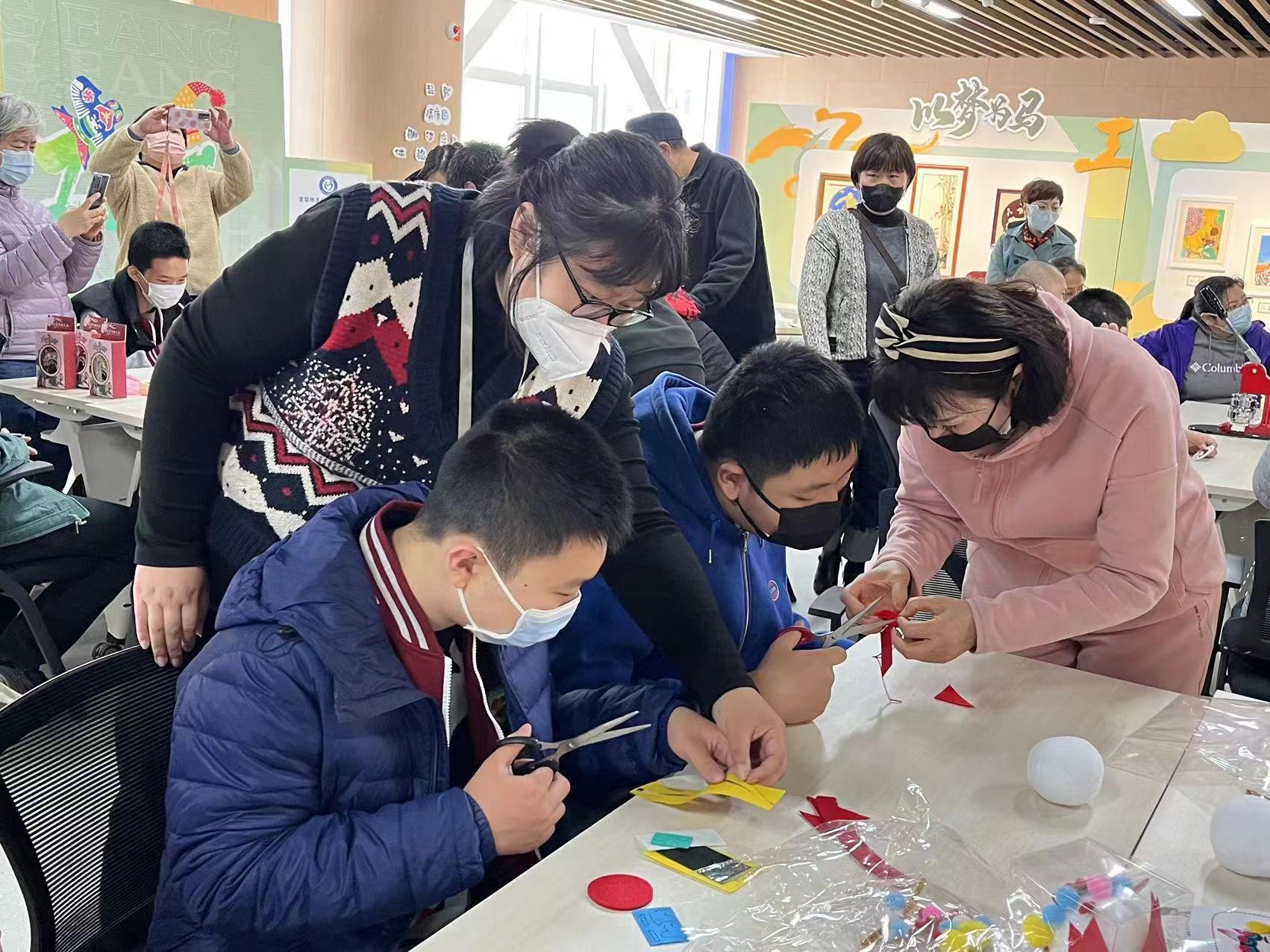 图为会议现场