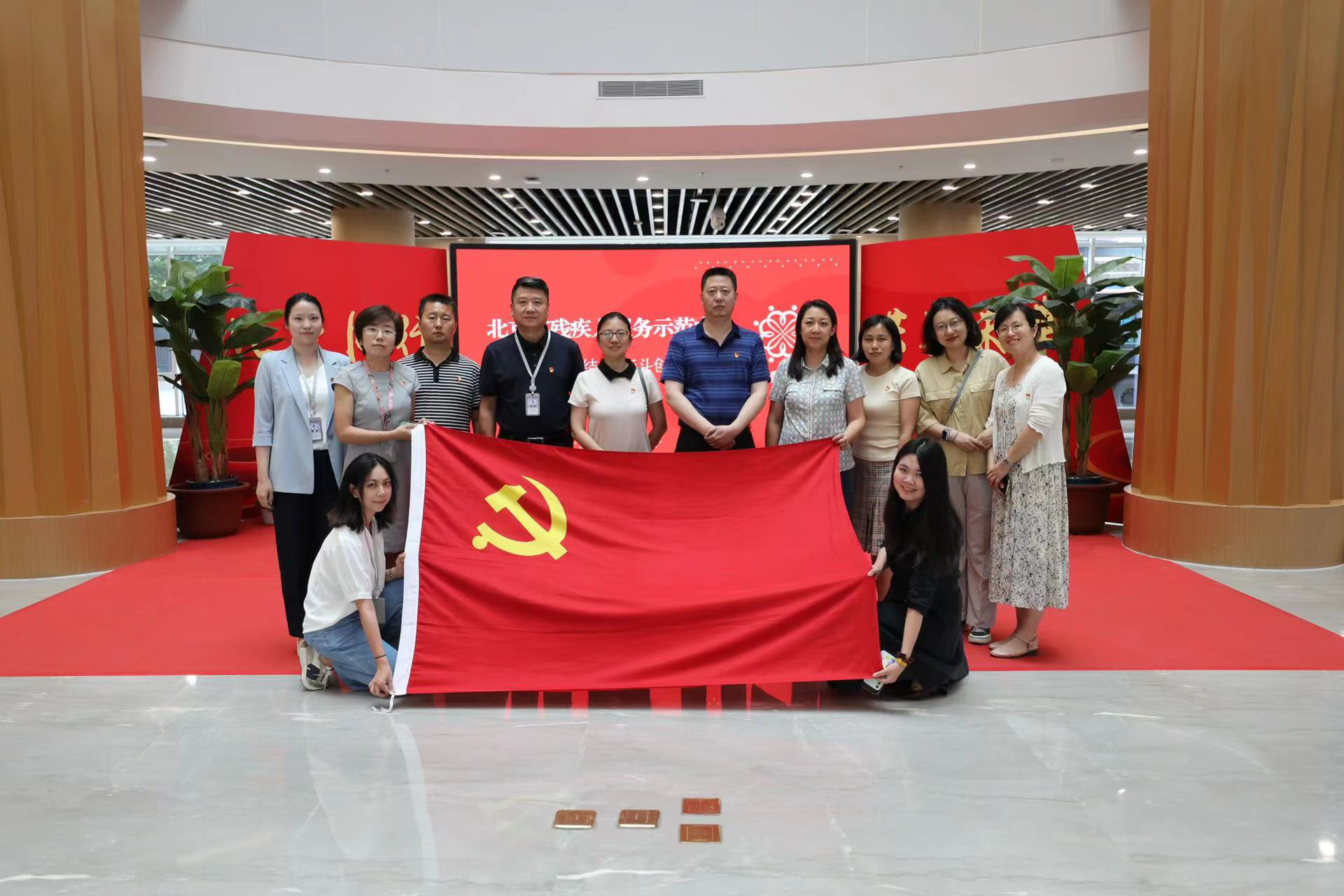 图为会议现场