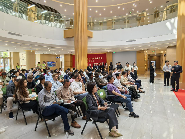 北京市残疾人联合会-与外国媒体同频共振：共同讲好中国残疾人故事 65国74名记者到北京市残疾人服务示范中心参访交流