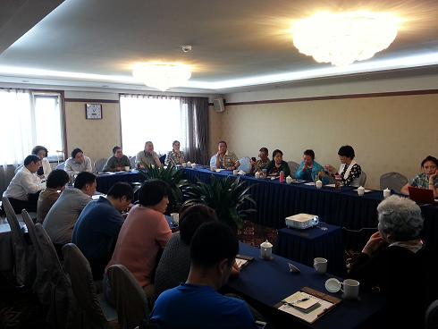 图为座谈会现场