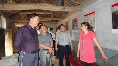 图为活动现场（图1）
