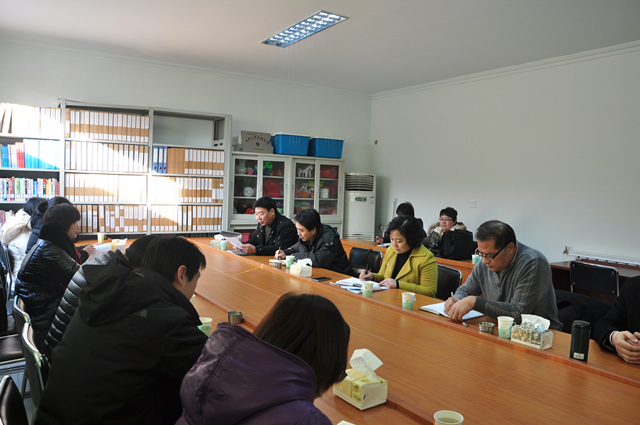 图为：座谈会现场