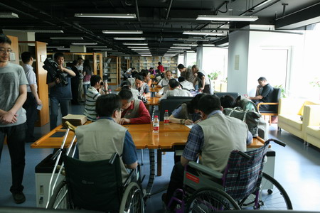 图为活动现场（图2）