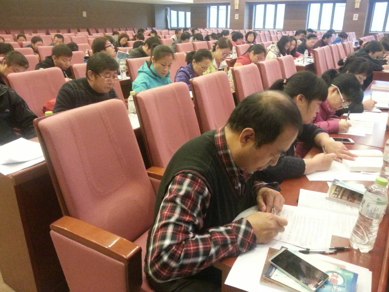 图为学员考试现场
