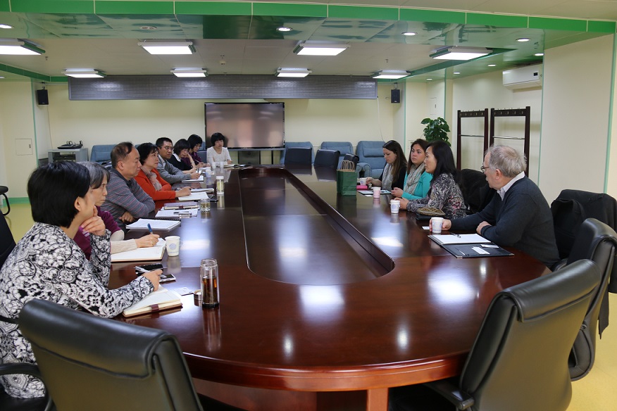 图为双方座谈会现场