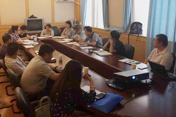 图为座谈会现场