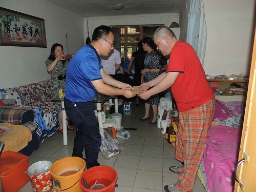 图为走访现场