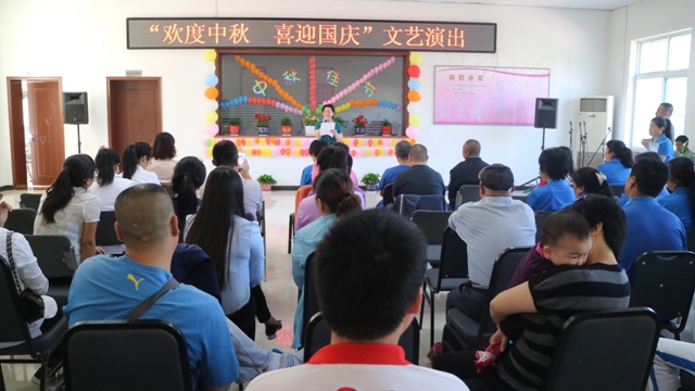图为活动现场